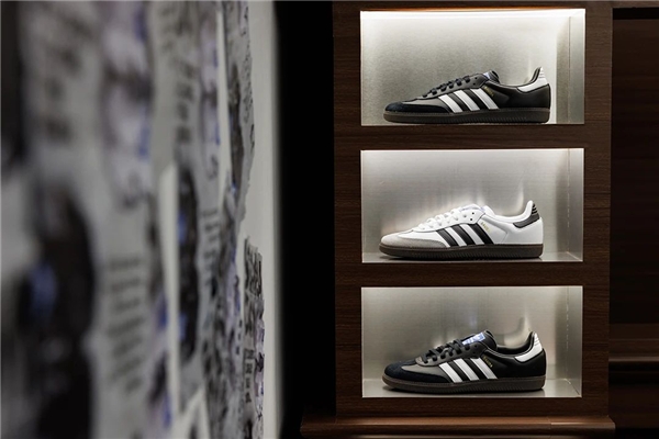 j9九游会登录入口首页全球大热的adidas Samba赢得2023年“鞋界奥斯(图4)